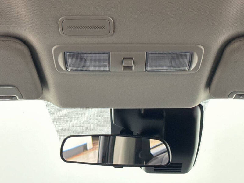 2023 Nissan Titan SV