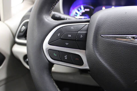 2022 Chrysler Pacifica Hybrid Touring L