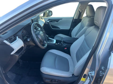 2021 Toyota RAV4 Hybrid XLE Premium