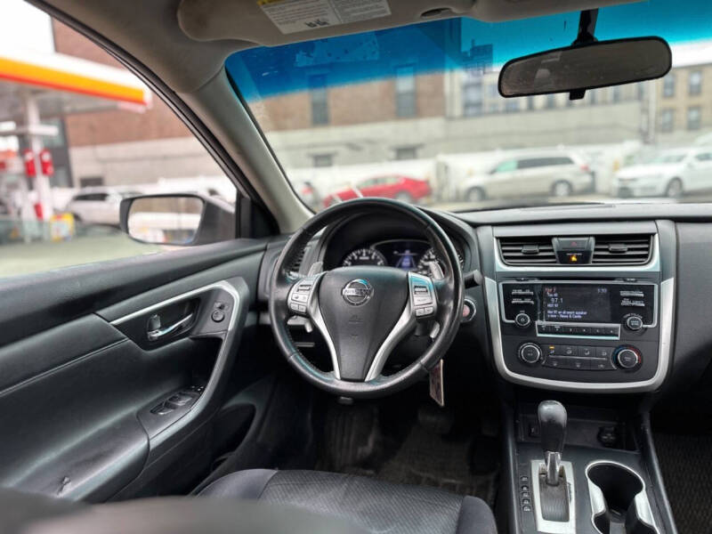 2017 Nissan Altima 3.5 SR