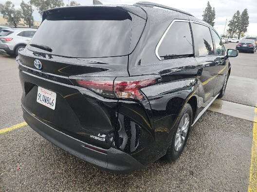 2024 Toyota Sienna LE 8-Passenger