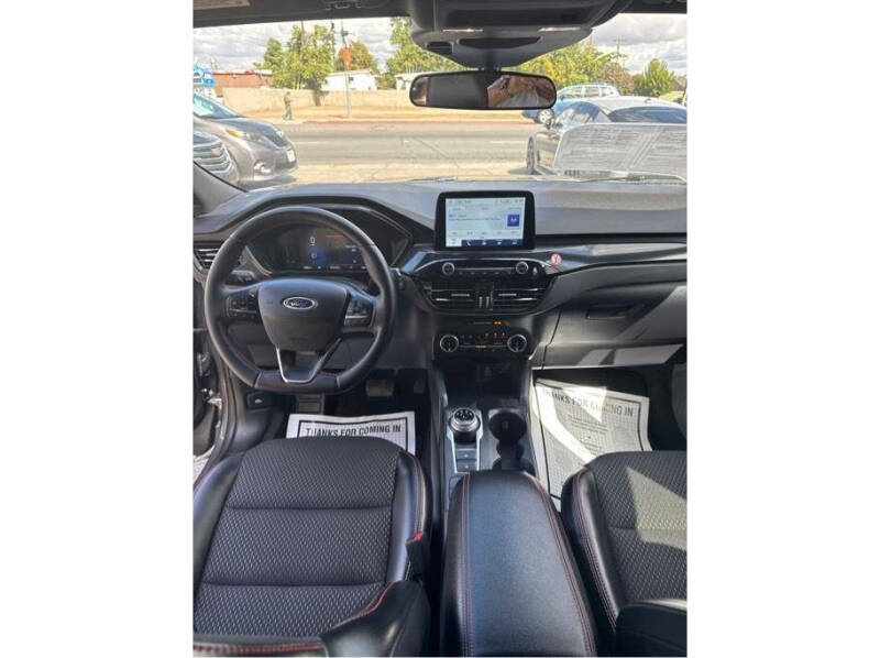 2025 Ford Escape ST-Line Select