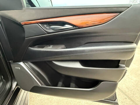 2015 Cadillac Escalade Luxury