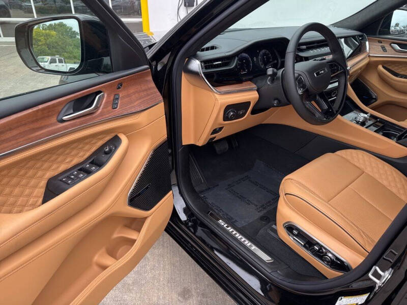 2026 Jeep Grand Cherokee Summit