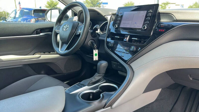 2022 Toyota Camry LE