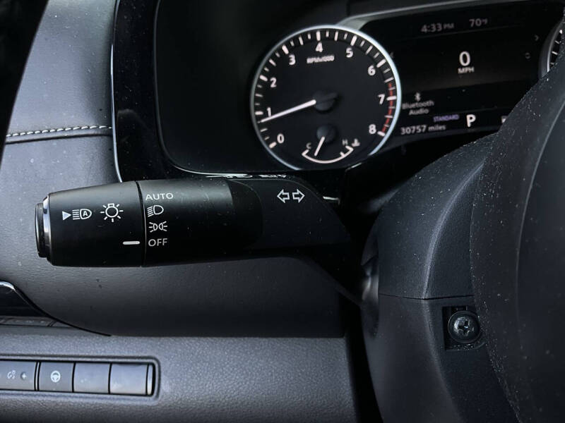 2024 Nissan Pathfinder SV