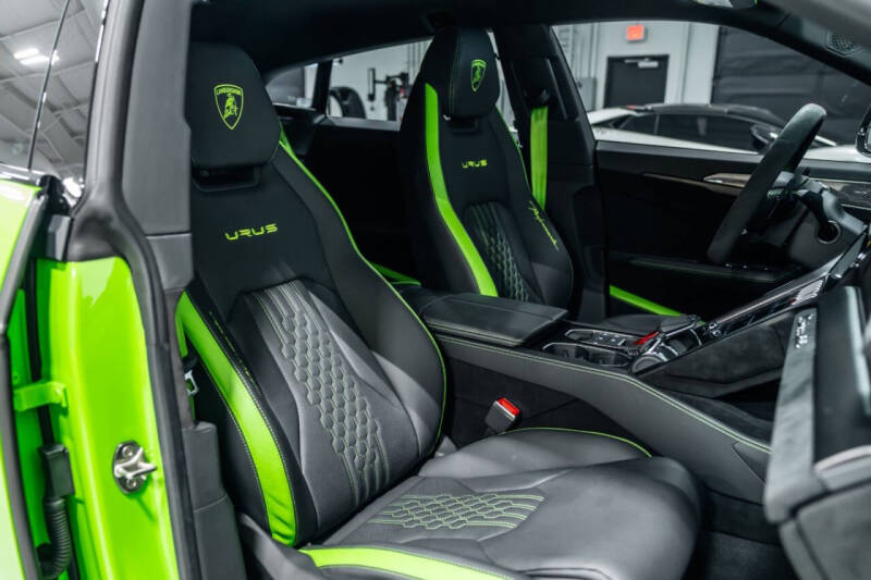 2023 Lamborghini Urus Performante