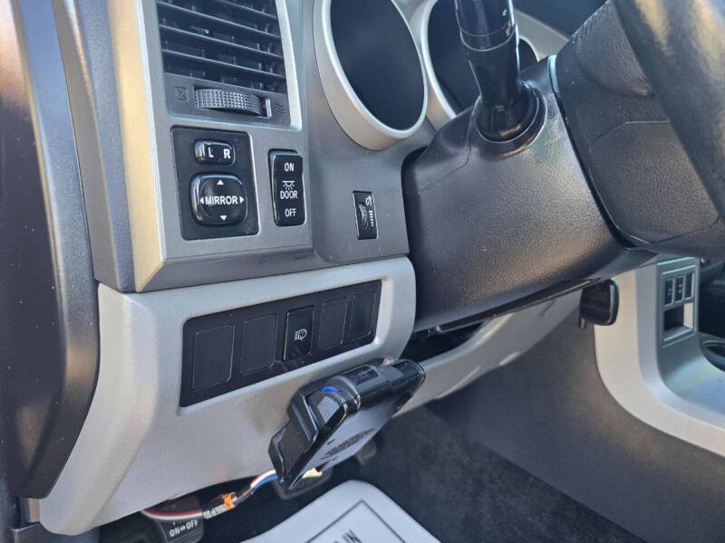 2016 Toyota Sequoia SR5