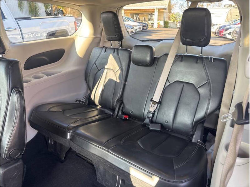 2021 Chrysler Voyager LXi