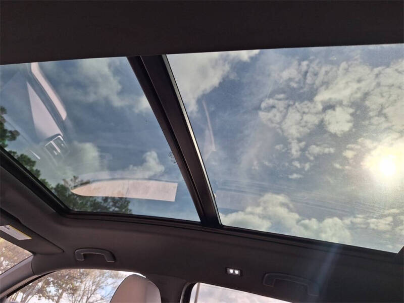 2026 Volkswagen Atlas Cross Sport SEL Premium R-Line 4Motion