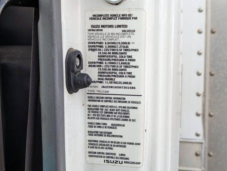 2017 Isuzu NRR