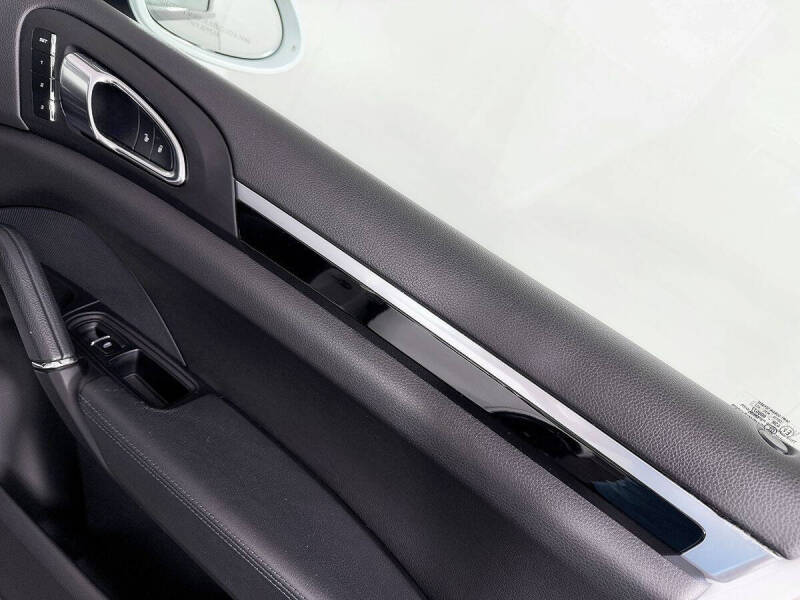 2017 Porsche Cayenne Platinum Edition