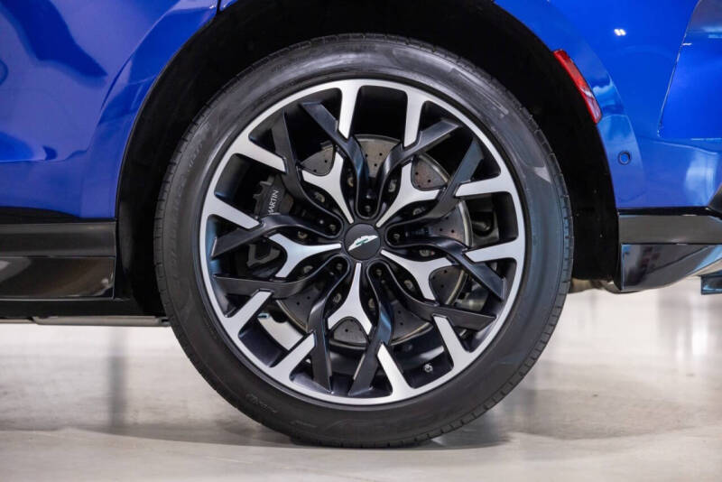 2023 Aston Martin DBX 707