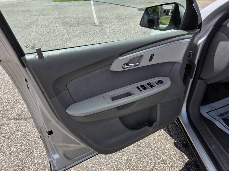 2012 Chevrolet Traverse LS - Photo 9