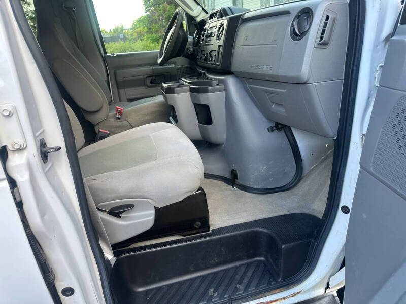 2014 Ford E-Series E-350 SD XLT