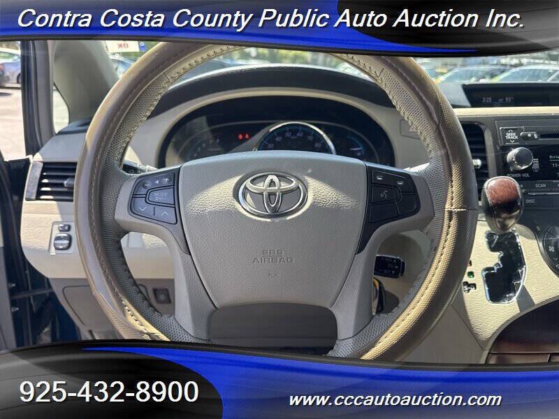 2012 Toyota Sienna XLE 8-Passenger