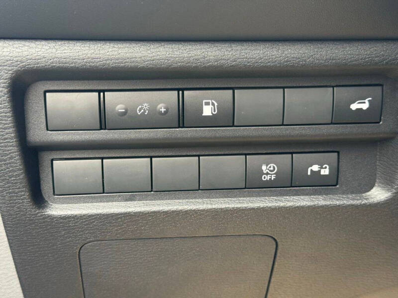 2025 Mitsubishi Outlander PHEV SE