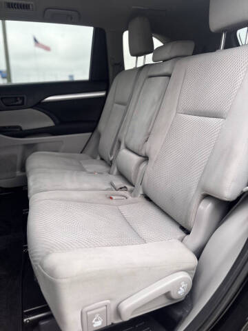 2019 Toyota Highlander LE