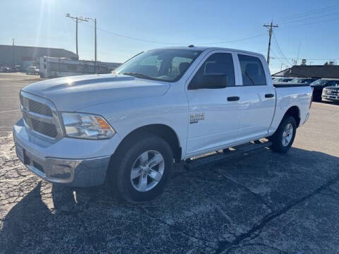 2019 RAM 1500 Classic for sale at Sam Leman Ford in Bloomington IL