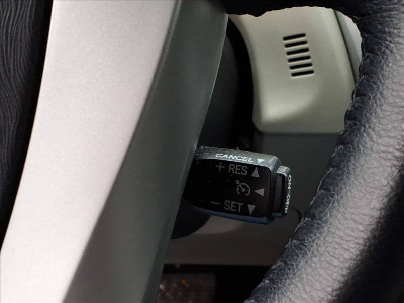 2013 Toyota Prius v Five