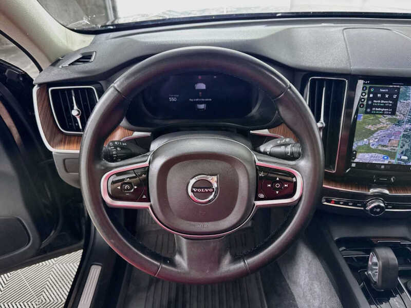 2024 Volvo XC60 B5 Plus Dark Theme
