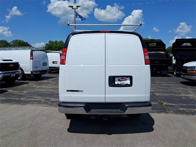 2025 Chevrolet Express 2500