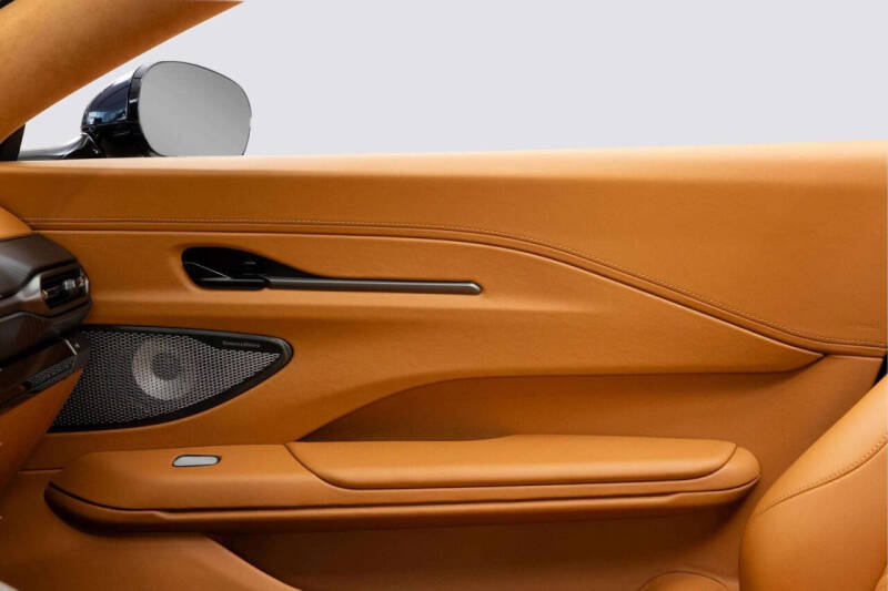 2026 Aston Martin Vantage Roadster