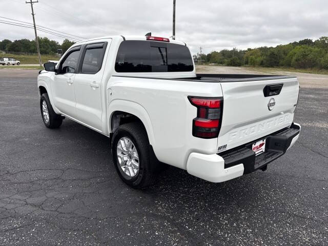 2024 Nissan Frontier SV