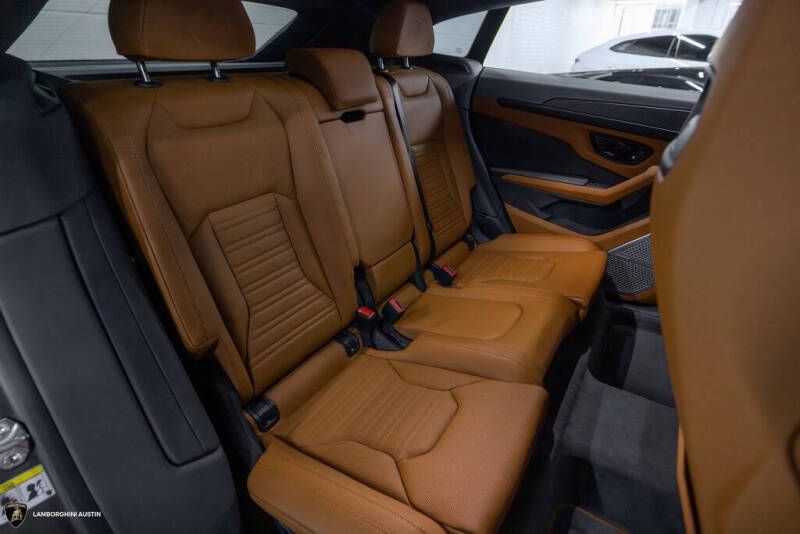 2025 Lamborghini Urus SE