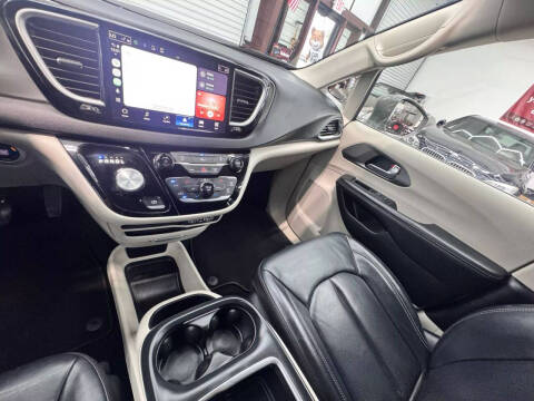 2022 Chrysler Pacifica Touring L