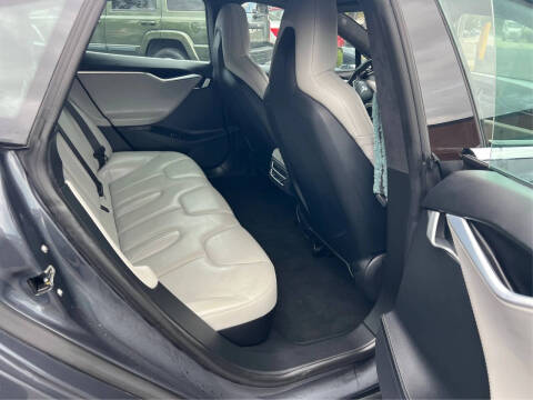 2015 Tesla Model S 70D