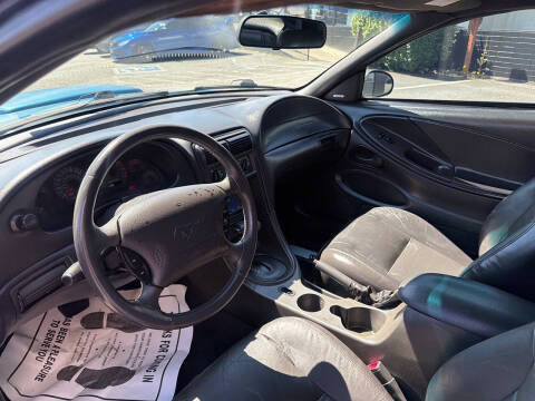 2002 Ford Mustang GT Deluxe