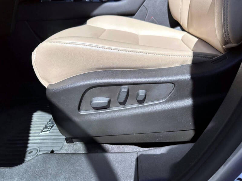 2024 Cadillac XT4 Luxury