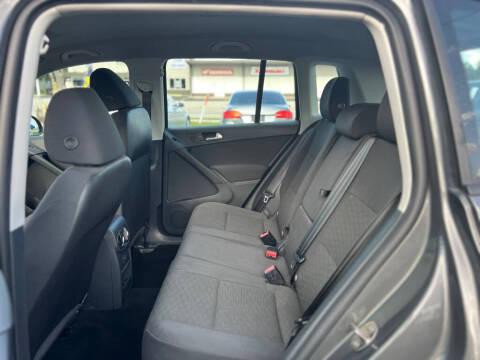 2015 Volkswagen Tiguan S