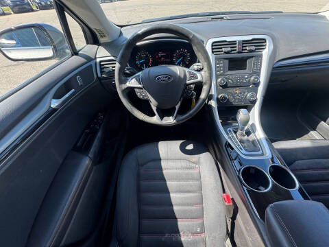 2013 Ford Fusion SE