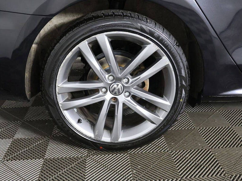 2018 Volkswagen Passat 2.0T R-Line