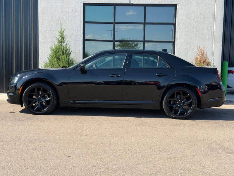 2023 Chrysler 300 Touring