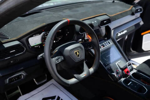 2024 Lamborghini Urus Performante