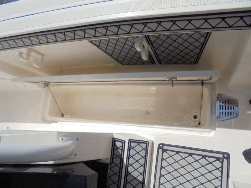 2017 Wellcraft Sport Fisher 262