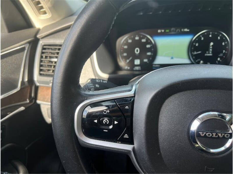 2019 Volvo XC90 T6 Momentum