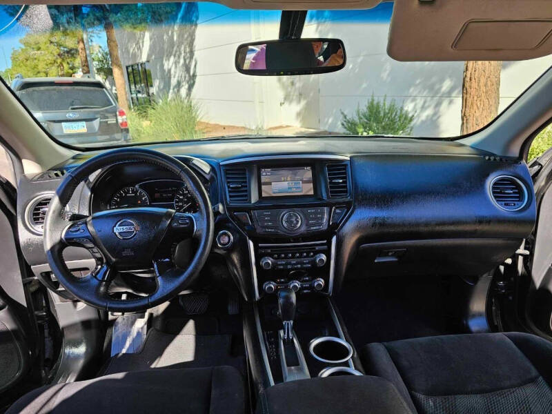 2015 Nissan Pathfinder SV