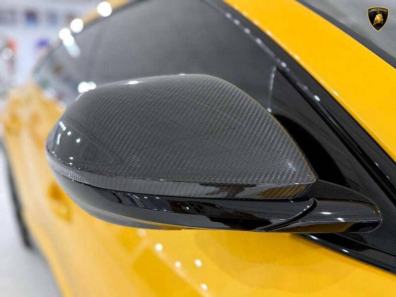 2024 Lamborghini Urus Performante