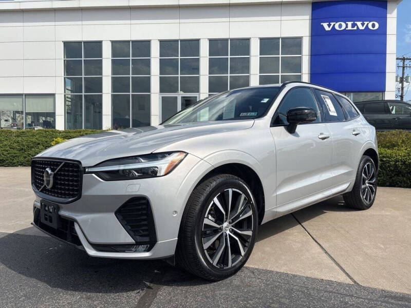 2025 Volvo XC60 B5 Plus Dark Theme