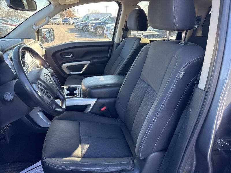 2018 Nissan Titan SV