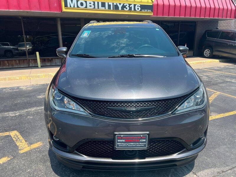 2020 Chrysler Pacifica Touring L