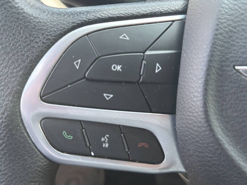 2021 Chrysler Voyager LX