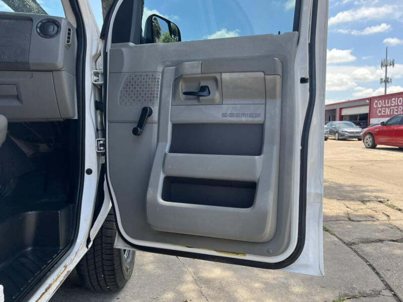 2012 Ford E-Series