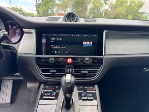 2024 Porsche Macan T