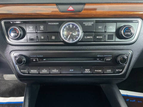 2018 Kia Cadenza Technology