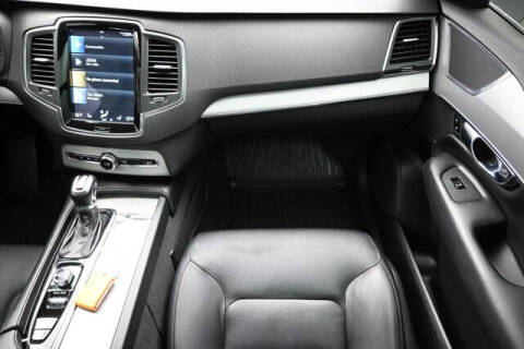 2021 Volvo XC90 T5 Momentum
